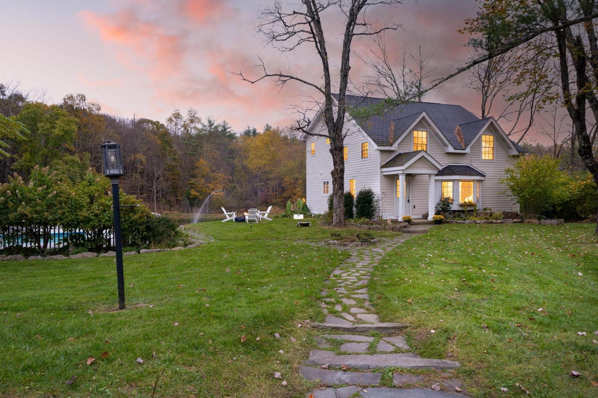 Cortland By Avantstay Charming Heritage Estate W Private Lake Pool Saugerties Exterior foto